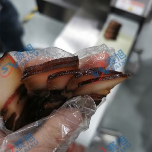 客戶自帶臘肉臘腸上門現(xiàn)場(chǎng)試機(jī)，效果不錯(cuò)